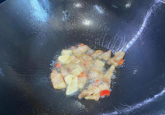 老年人要少吃茄子，不想身体出问题，建议多吃这3种菜，高钙高铁